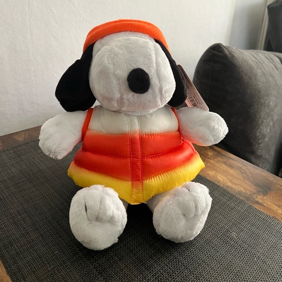 SNOOPY PLUSH. BRAND NEW! Fall 2024 collection! Great DEAL!!! - Picture 3 of 6